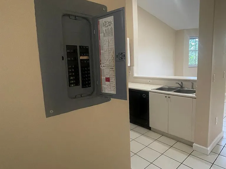 2903 SE 17th Ave #211 — Photo 9