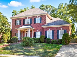 215 Coralberry Rd, Louisville, KY 40207