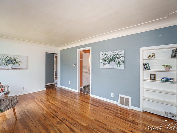 4th image of 226 Elwell St SW