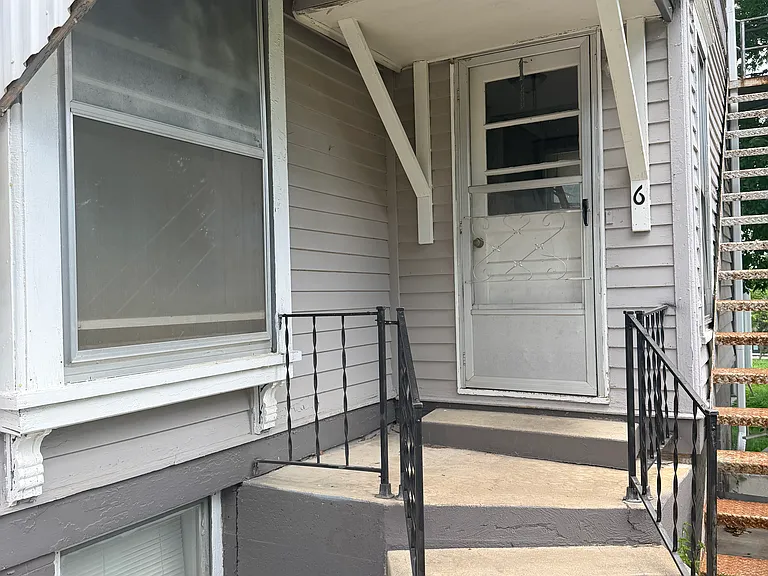 1413 G St #6 — Photo 1
