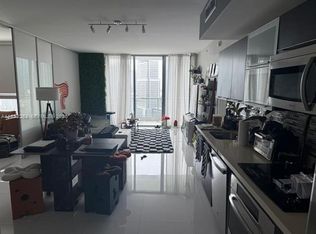 90 SW 3rd St APT 3203, Miami, FL 33130