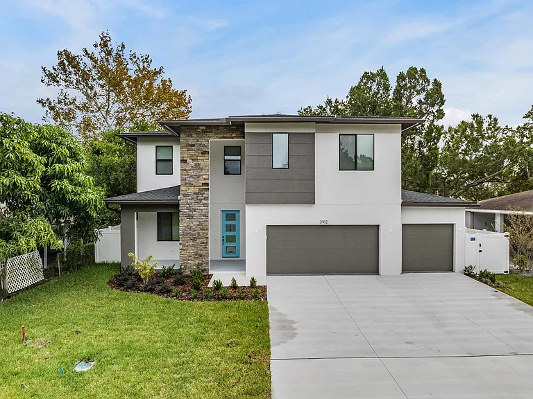 3912 S Church Ave — Photo 1
