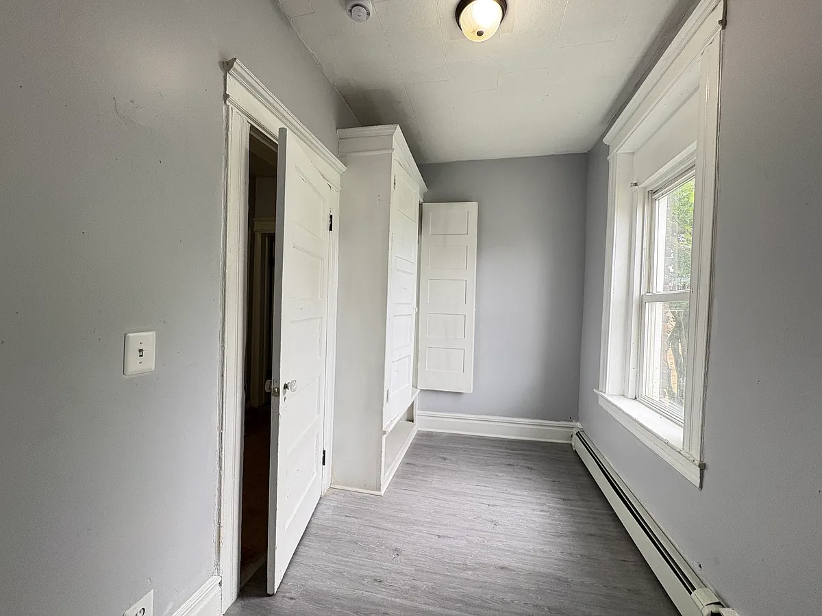Building Photo - 45 Jones St #5