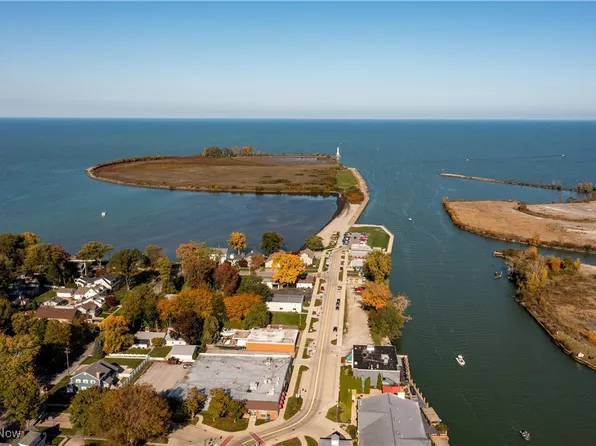 Main St, Huron, OH 44839