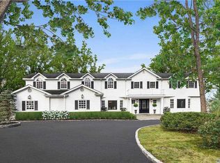 343 Oyster Bay Rd, Mill Neck, NY 11765