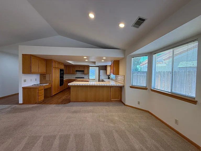 1470 Mercer Ct — Photo 14