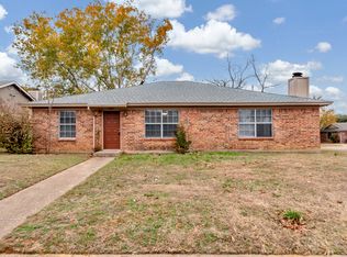 6000 Maple Springs Dr, Arlington, TX 76001