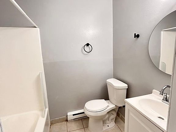 4th image of 1010 S Armour St APT 8