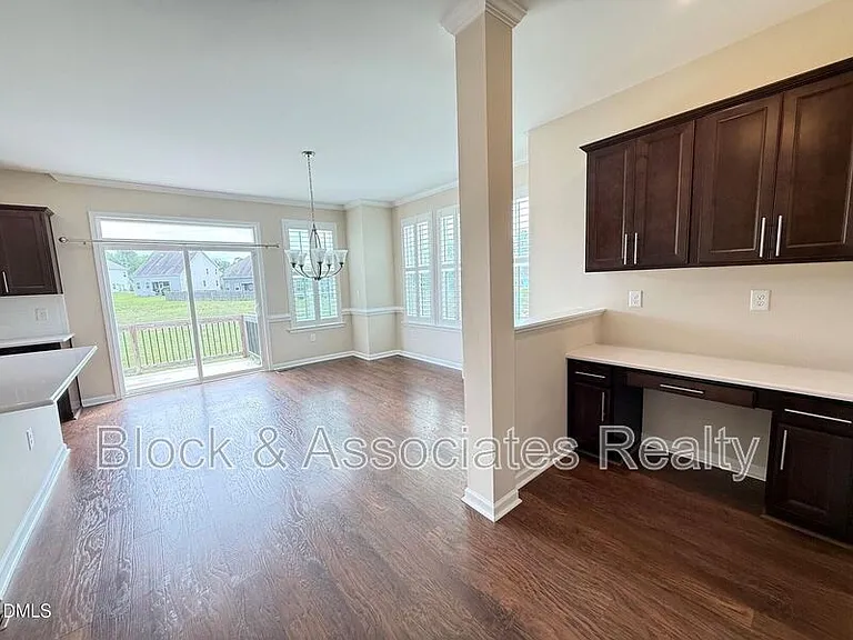 537 Austin View Blvd — Photo 15