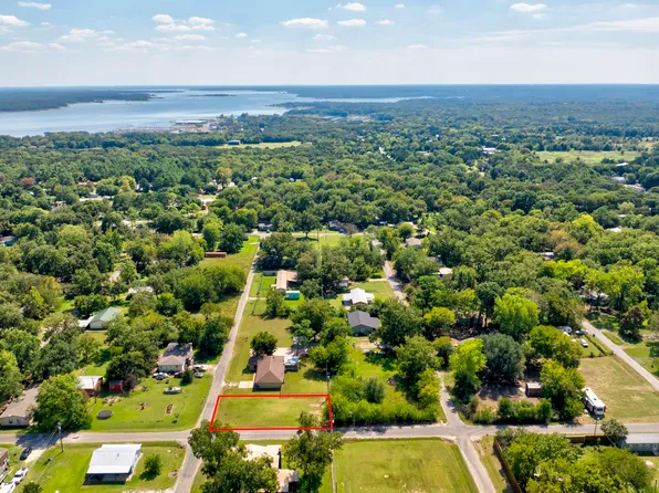 355 Old Shawnee Trail Dr, Gordonville, TX 76245