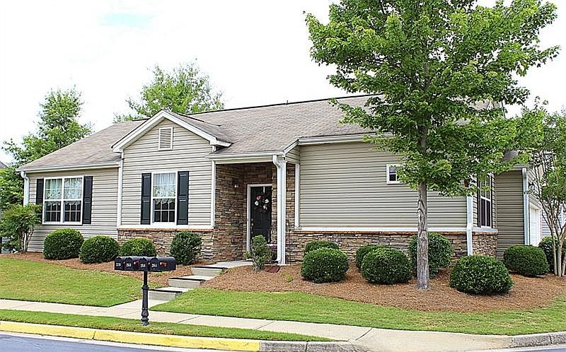 1st image of 264 Hiawassee Dr