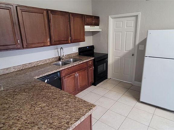 5th image of 3450 SW 20th St
