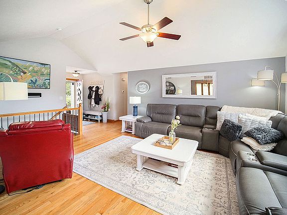 5th image of 8217 Bancroft Ave