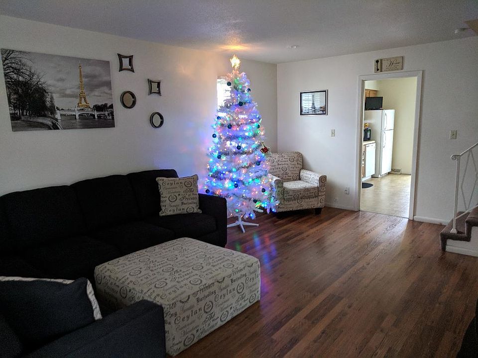 1st image of 9824 Linden Cir