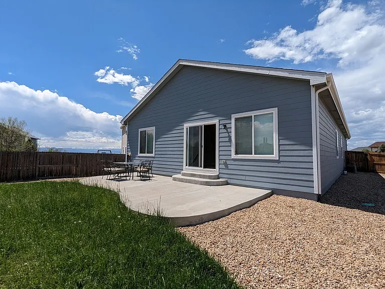 540 Colins Ct — Photo 15