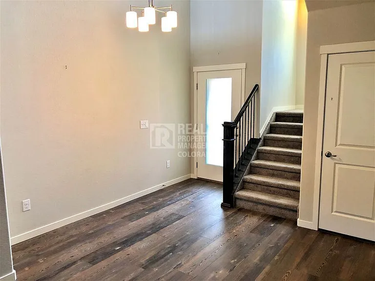9736 Clermont Ln — Photo 2