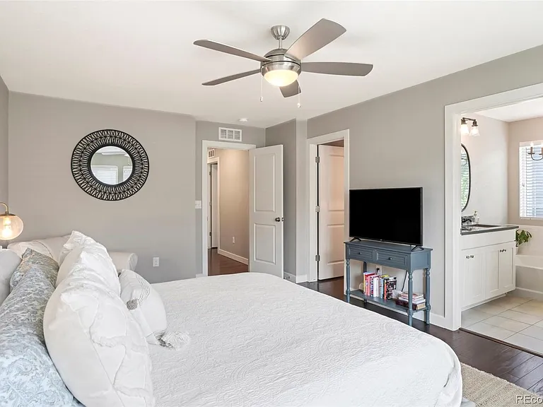 209 W Jamison Ct — Photo 17