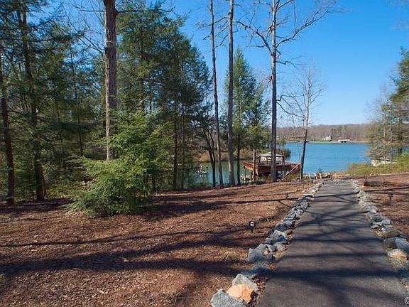 5th image of 1062 Tall Pines Dr