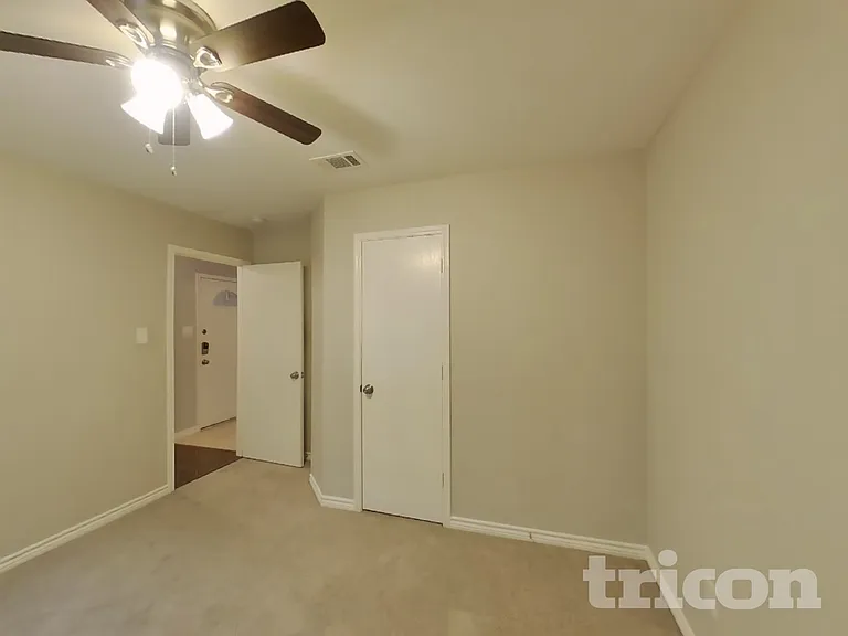 1326 Foster St — Photo 11