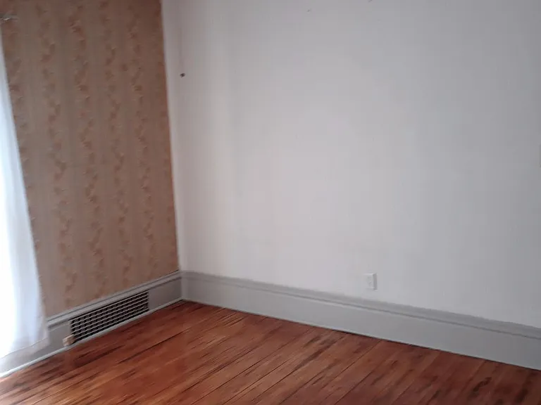 303 S 3rd St #2 — Photo 10