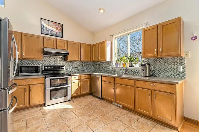 5873 Villa France Ave — Photo 8