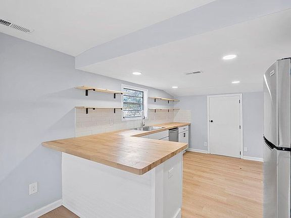 3rd image of 2819 Koger Ln