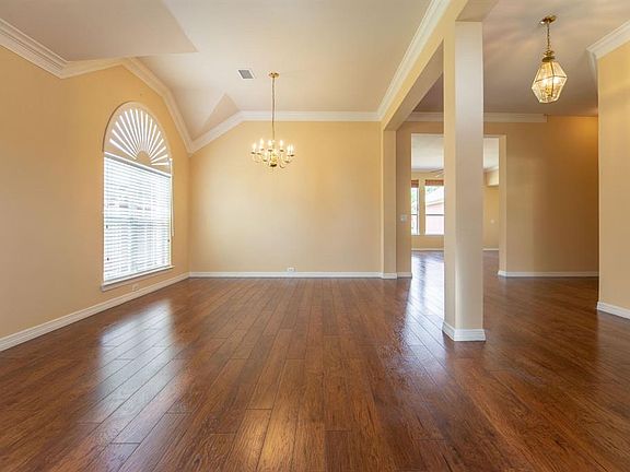 4th image of 4555 Oak Shores Dr