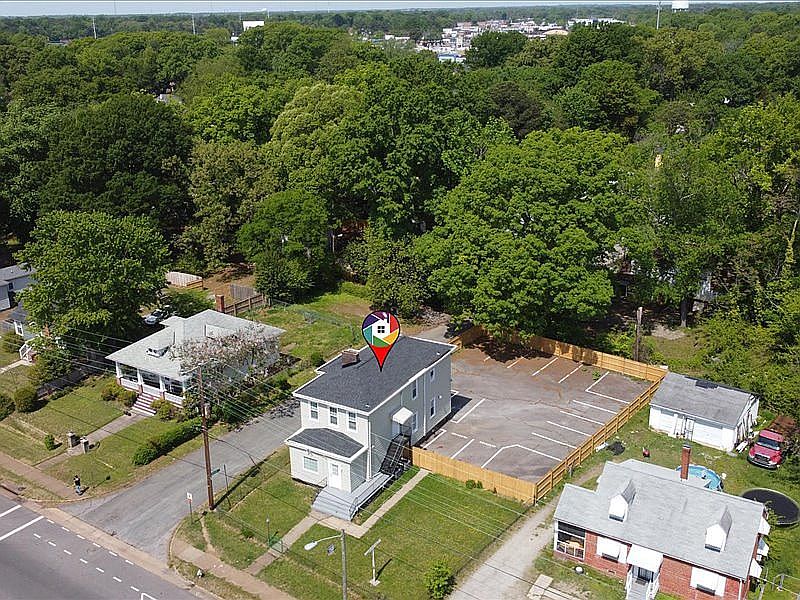 Corner lot location view