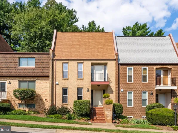 1722 Cy Ct, Vienna, VA 22182