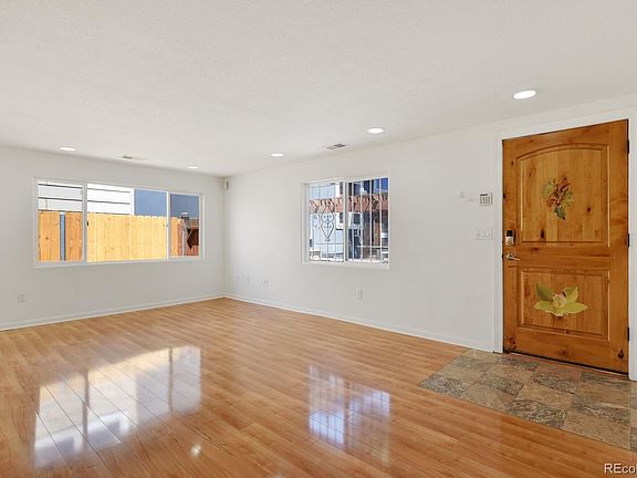 4th image of 3054 W Iowa Ave