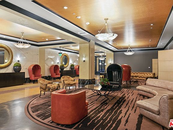 4th image of 849 S Broadway #912