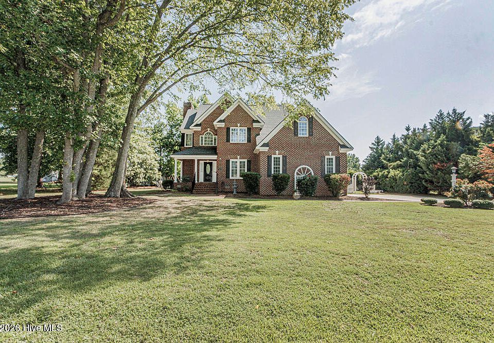 1st image of 621 Sand Trap Drive