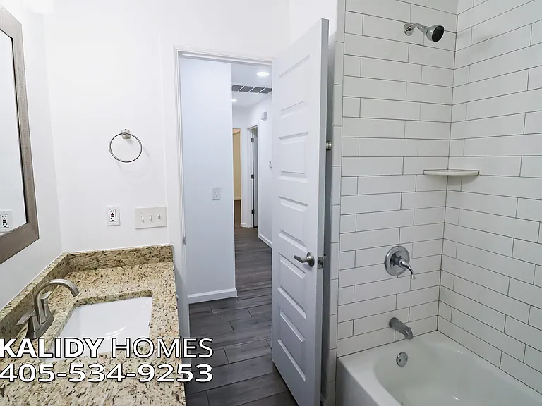 6001 SE 8th St — Photo 20
