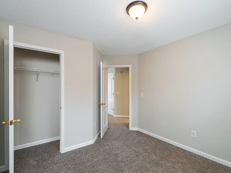 427 Red Coat Ln — Photo 9