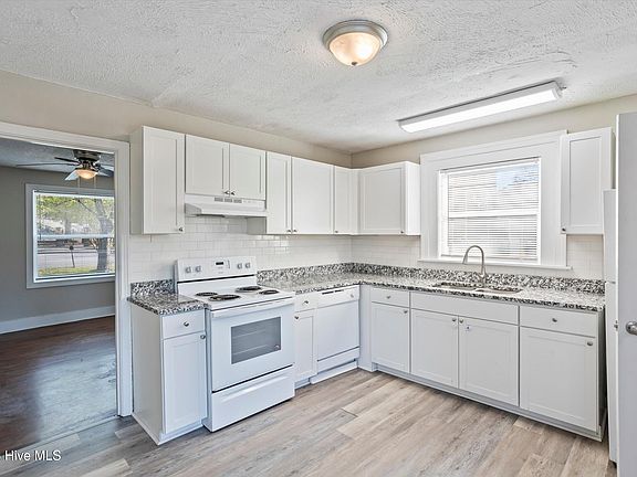 5th image of 620 W Buena Vista Avenue