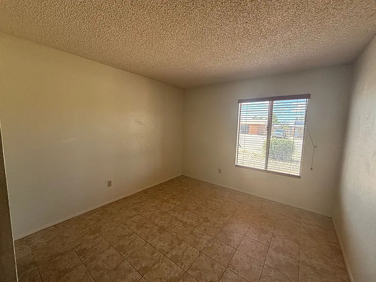 554 Hegge Dr — Photo 11