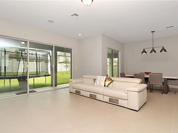 5th image of 8127 Ludington Cir