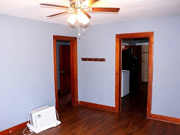 5th image of 225 S Moseley St