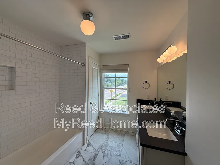 1080 Blythe St — Photo 16