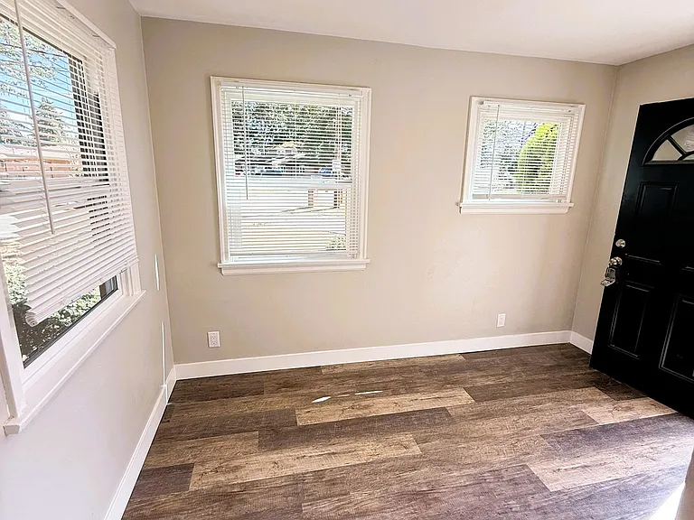 14402 Washington Ave SW #1 — Photo 4
