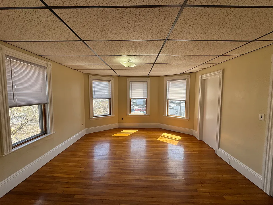 68 Winthrop St #3