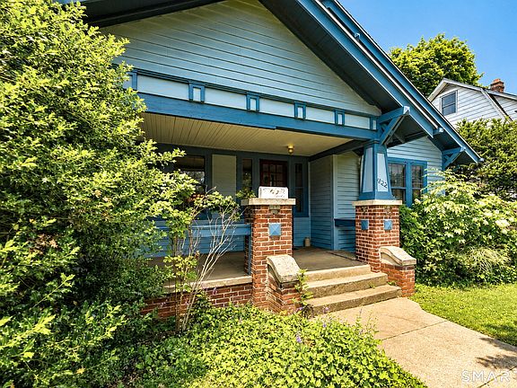 3rd image of 1822 Whitney Avenue