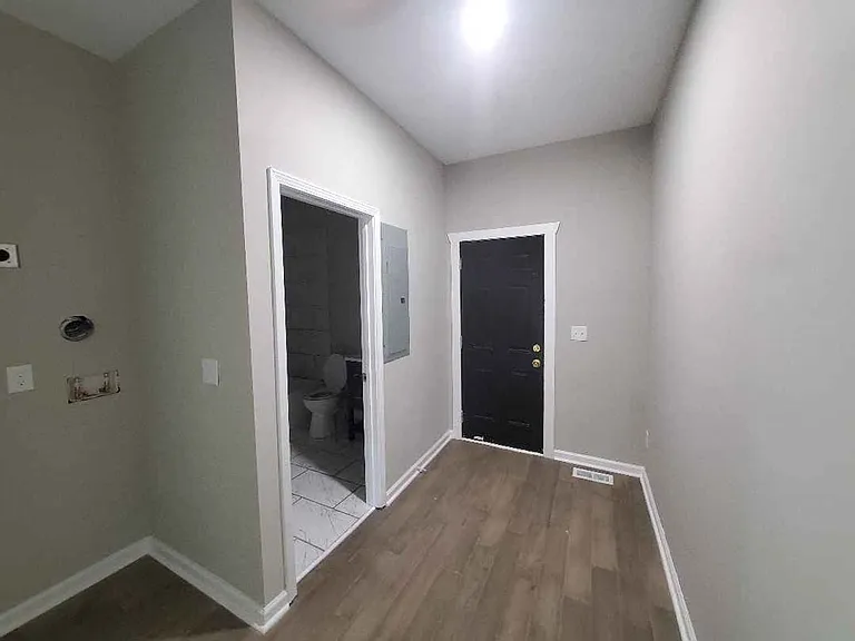 1449 Athens Ave SW — Photo 14