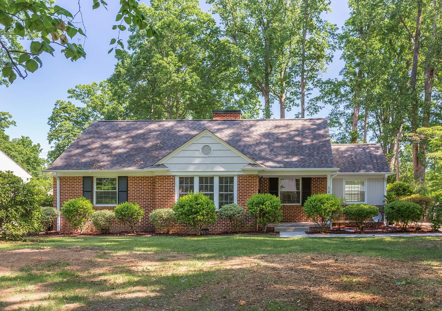 Fully Remodeled 3 Bedroom Off N Holden — Photo 2