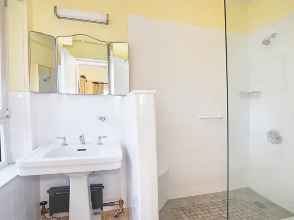 2 Beekman Place image 15 of 17