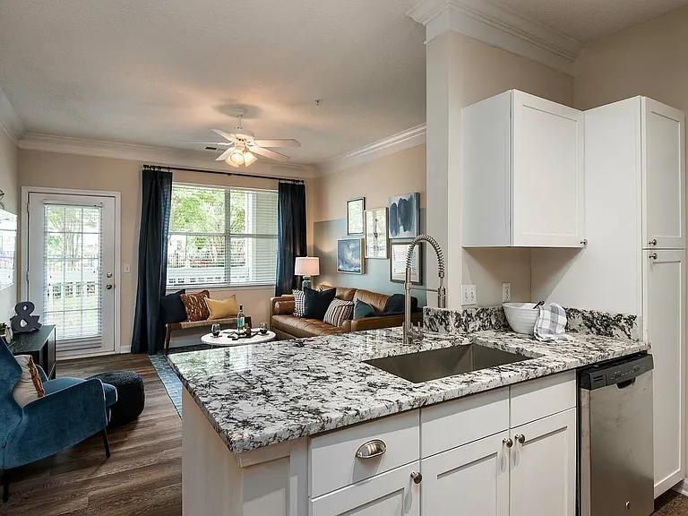 Avana Creekside — Photo 15