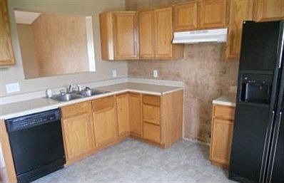 3rd image of 319 Robin Ave