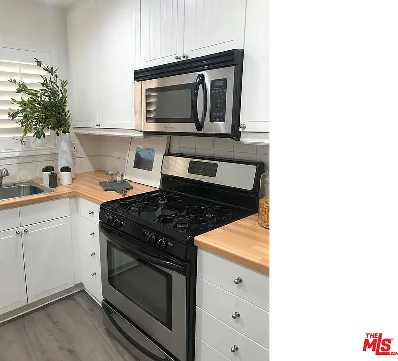 1 bed, 1.5 bath, 828 sqft, $2,995 — Photo 3