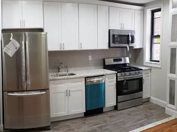 175 Ocean Pkwy #2S, Brooklyn, NY 11218