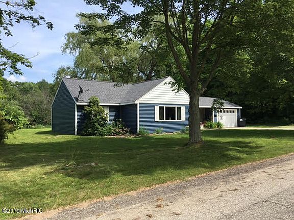 3rd image of 917 Peach St